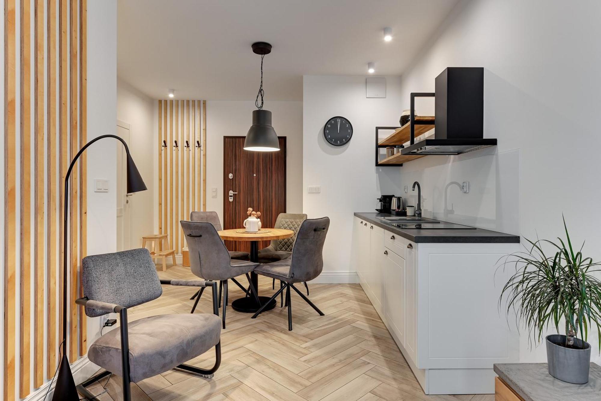Aura III Apartments & Free Parking By Downtown Apartments 格但斯克 客房 照片