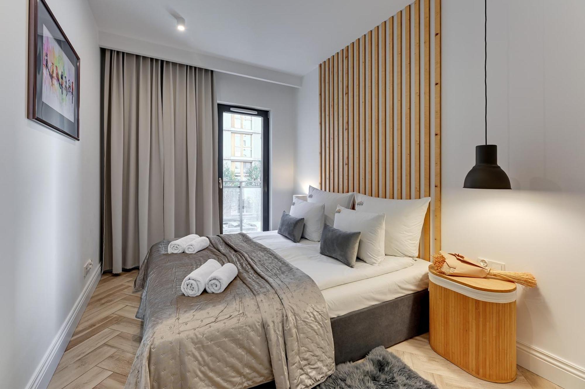 Aura III Apartments & Free Parking By Downtown Apartments 格但斯克 客房 照片