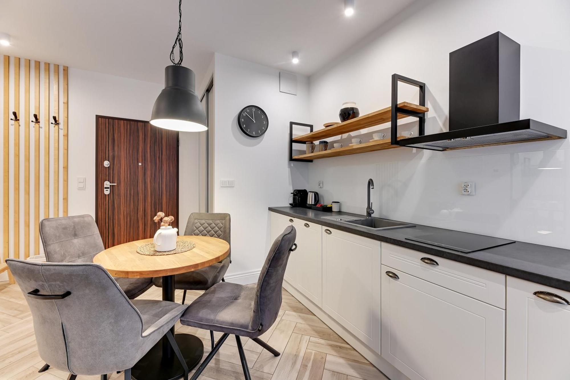 Aura III Apartments & Free Parking By Downtown Apartments 格但斯克 客房 照片