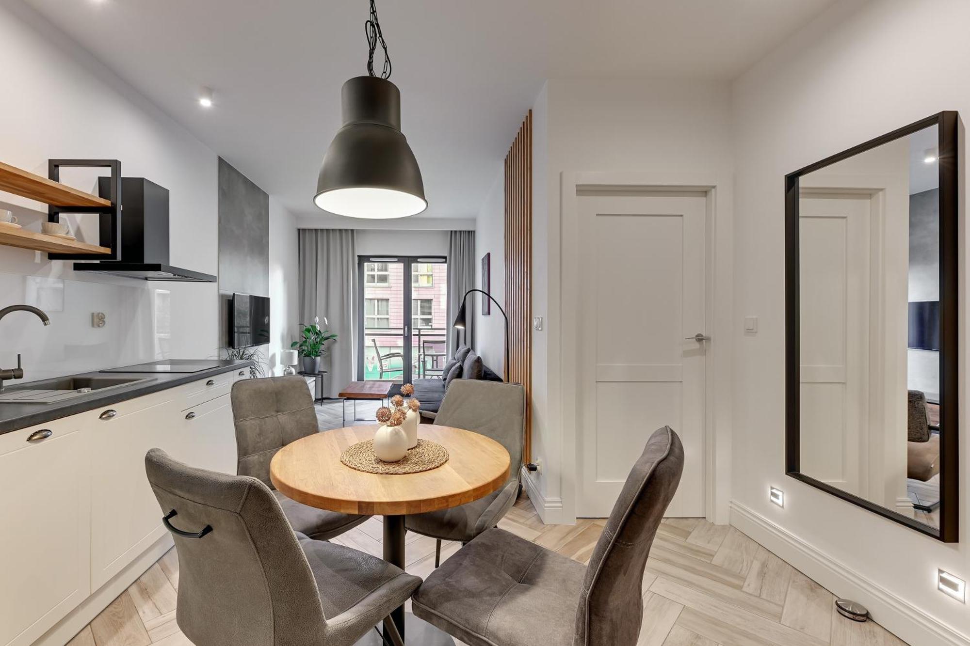 Aura III Apartments & Free Parking By Downtown Apartments 格但斯克 客房 照片