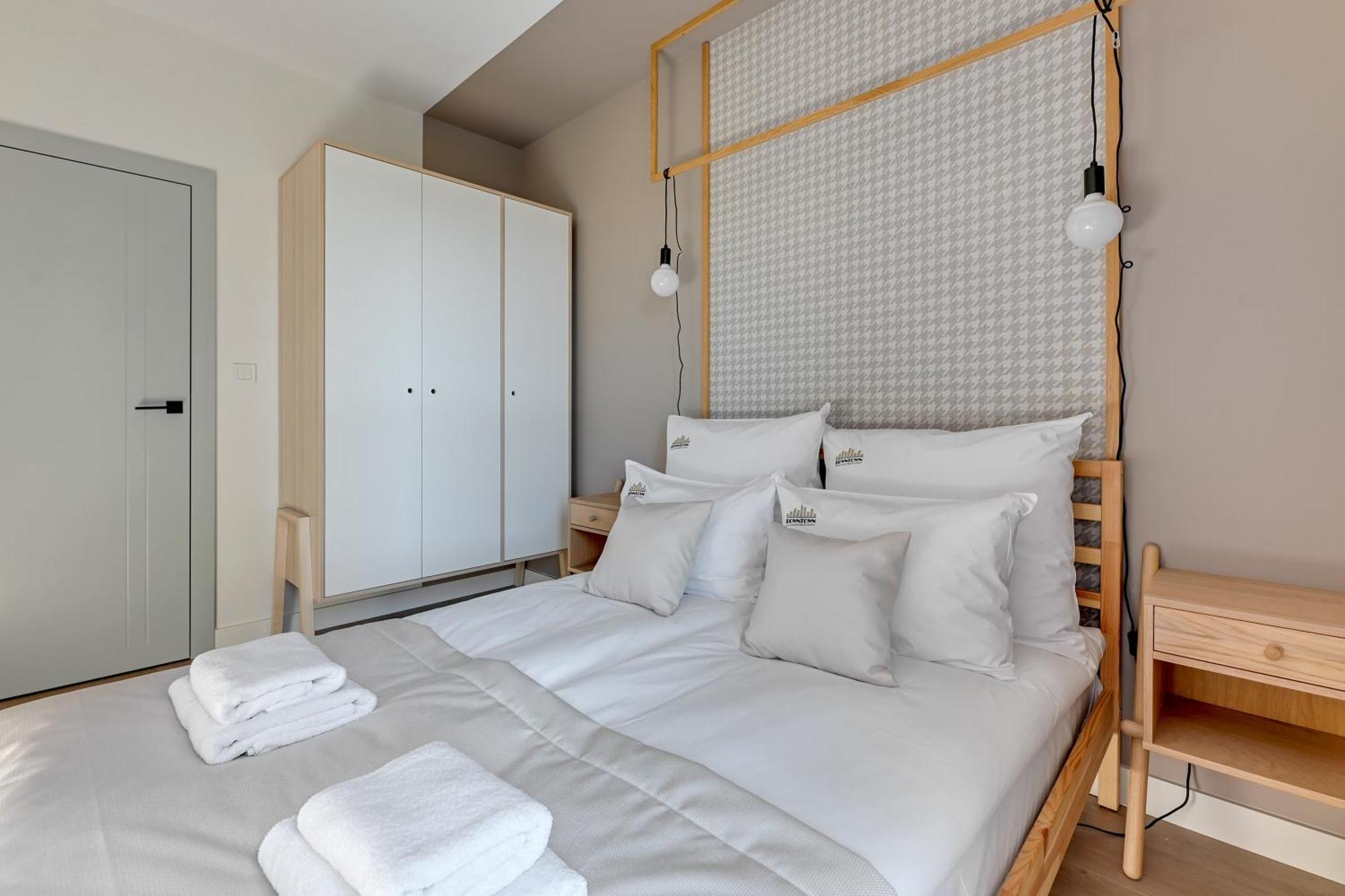 Aura III Apartments & Free Parking By Downtown Apartments 格但斯克 客房 照片